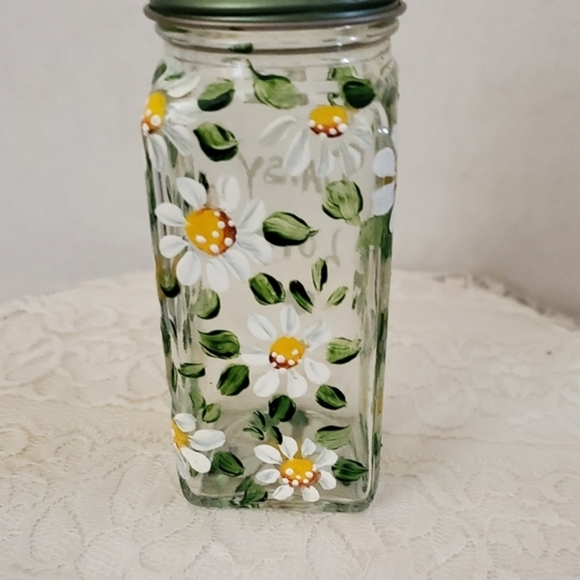 One Handmade Spice or Storage Bottle with Daisies, All Occasion gift - Picture 6 of 7